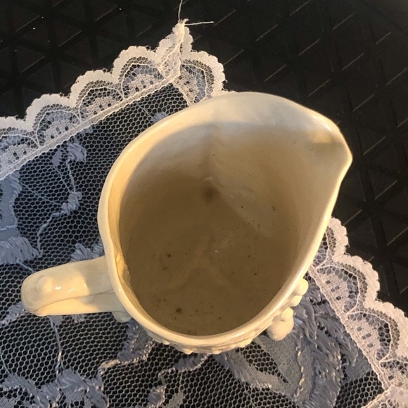 Vintage Tri Footed Mini Pitcher Creamer - Picture 8 of 8